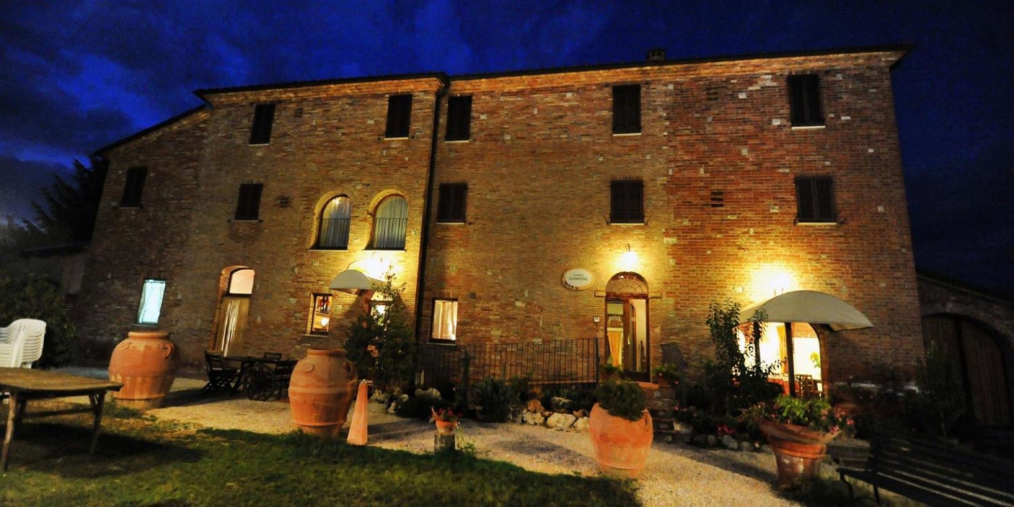 Albergo La Foresteria Bettolle Buitenkant foto