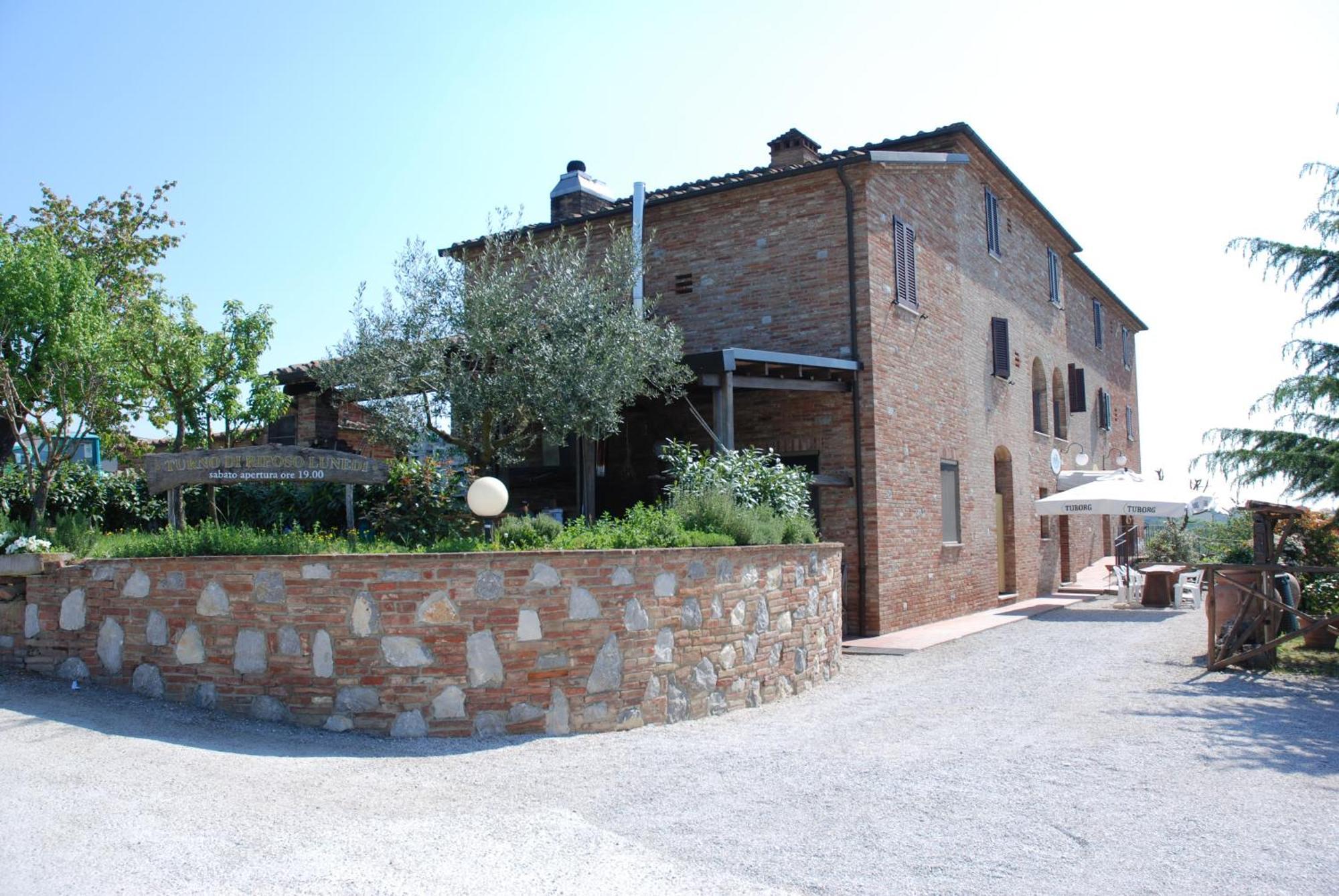 Albergo La Foresteria Bettolle Buitenkant foto