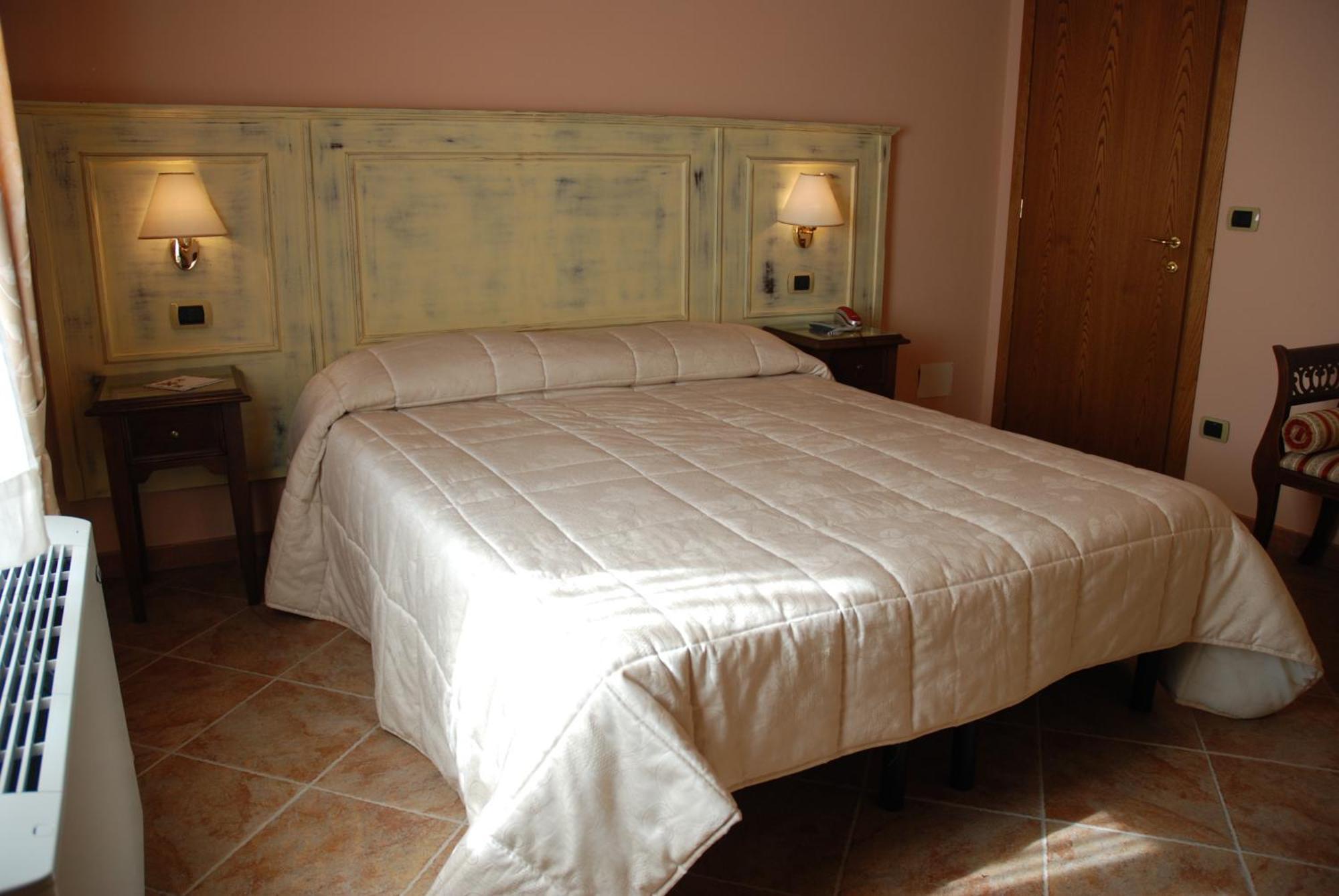 Albergo La Foresteria Bettolle Buitenkant foto