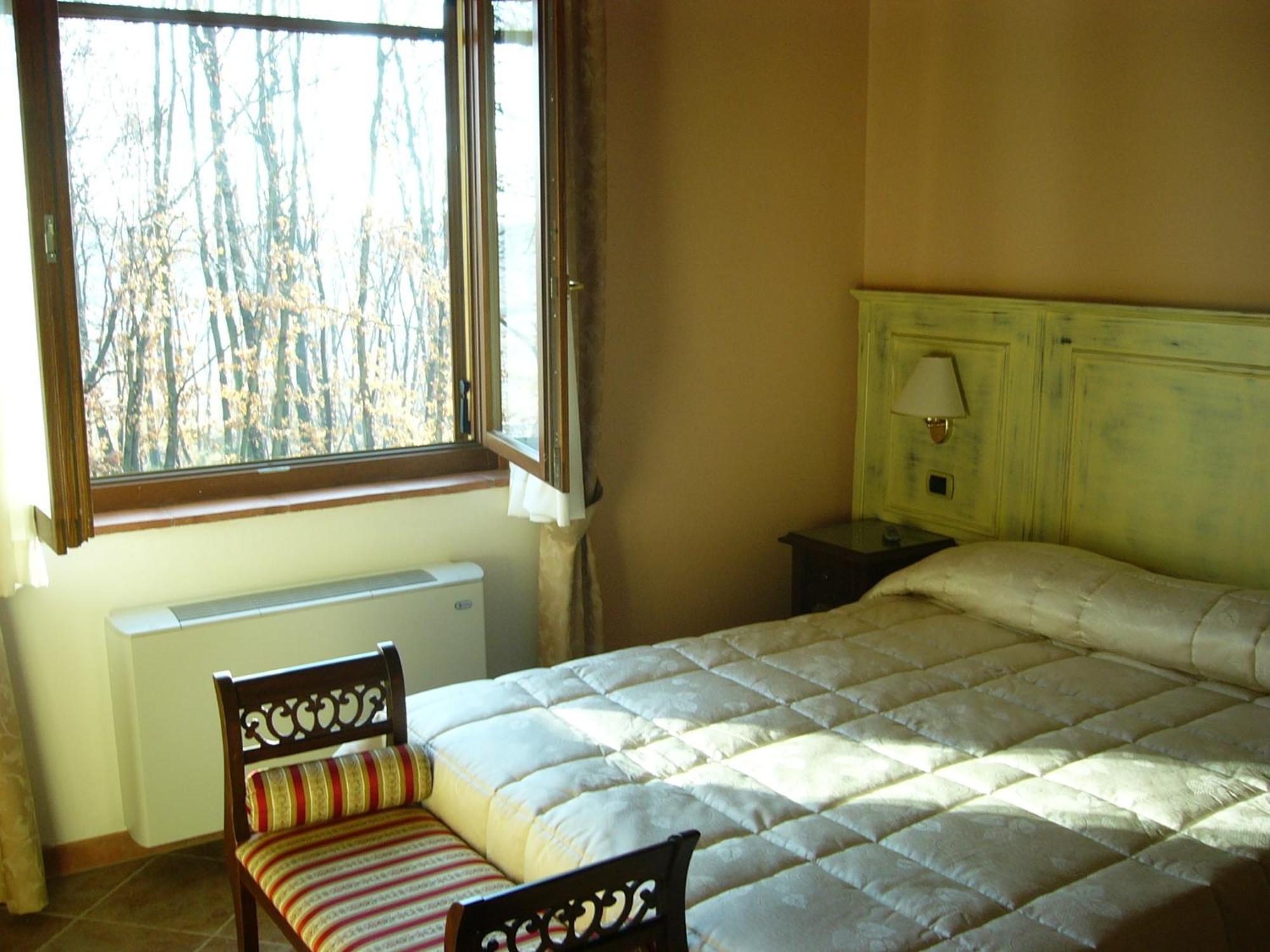Albergo La Foresteria Bettolle Buitenkant foto