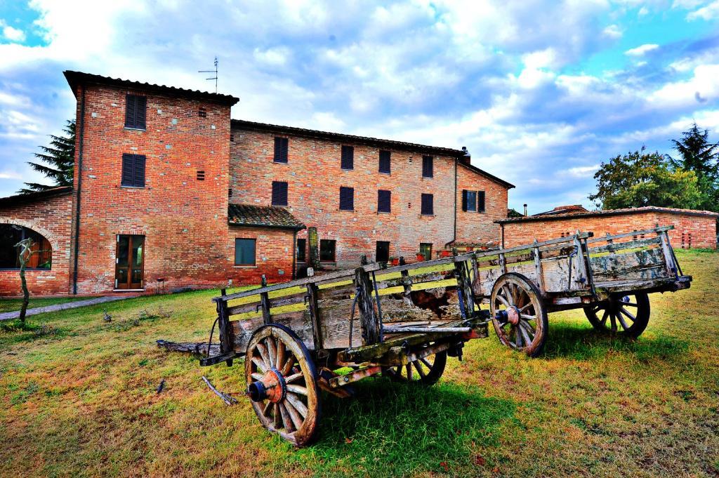 Albergo La Foresteria Bettolle Buitenkant foto