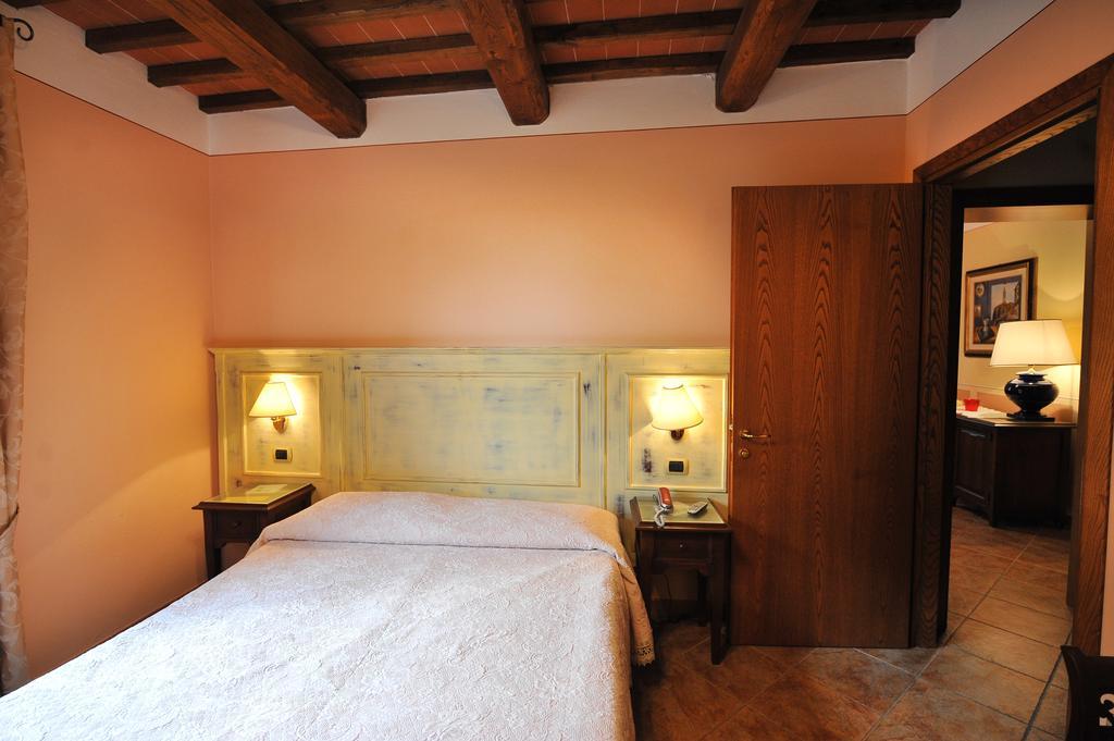 Albergo La Foresteria Bettolle Buitenkant foto