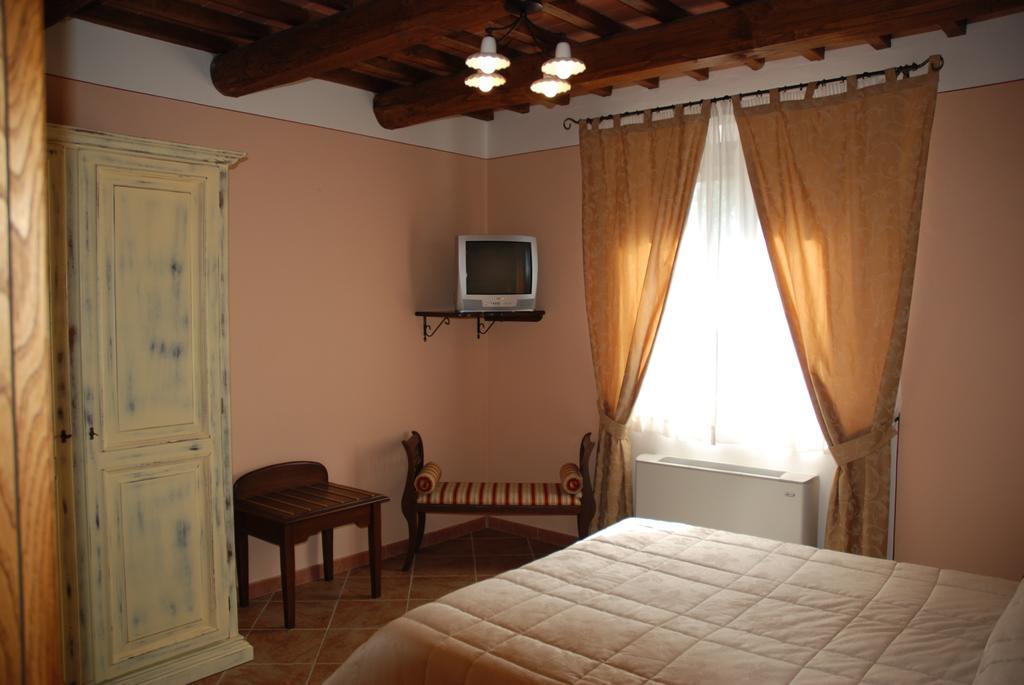 Albergo La Foresteria Bettolle Buitenkant foto