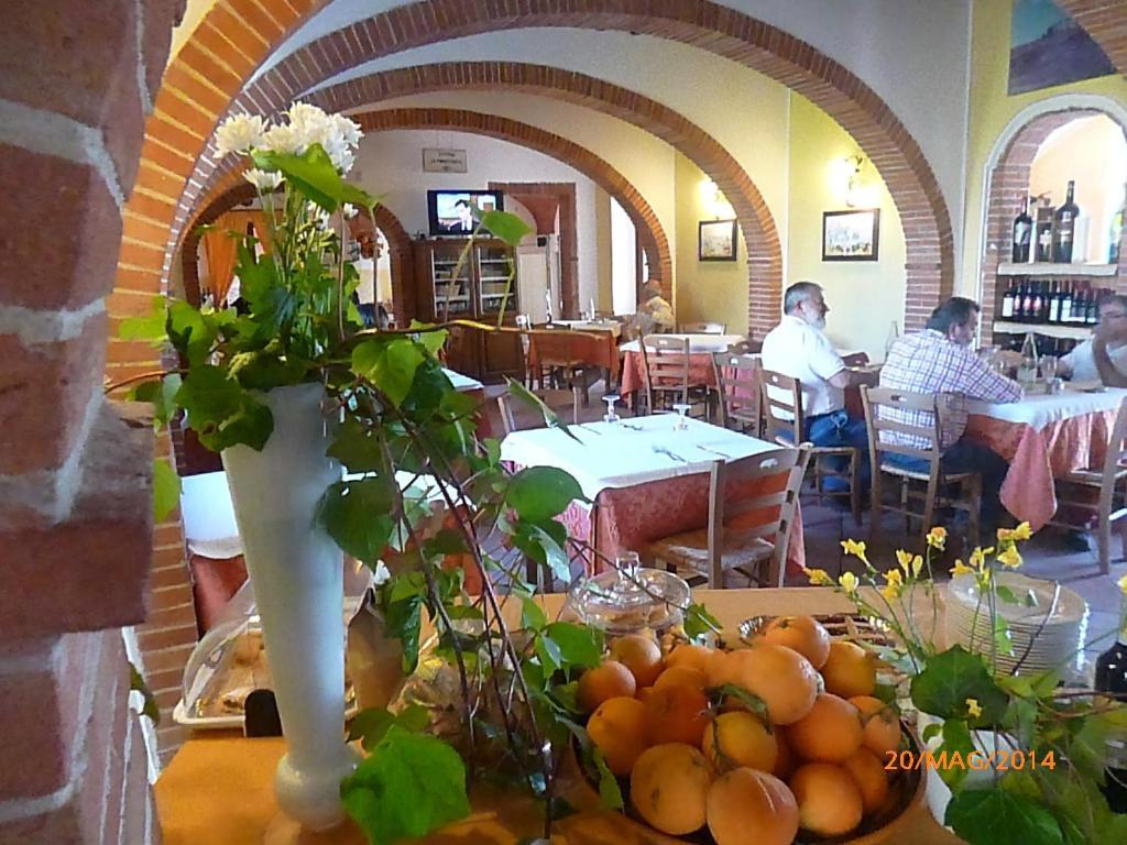 Albergo La Foresteria Bettolle Buitenkant foto